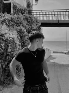 <em>Alejandro M.</em>